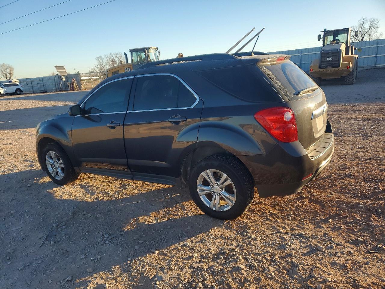 2015 CHEVROLET EQUINOX LT photo 2