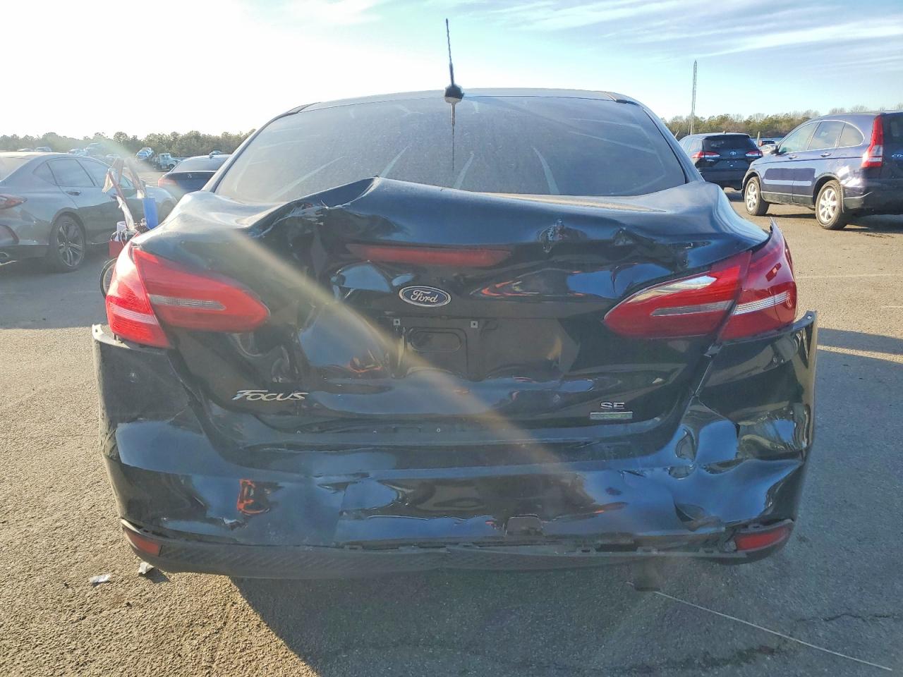 2017 FORD FOCUS SE photo 6