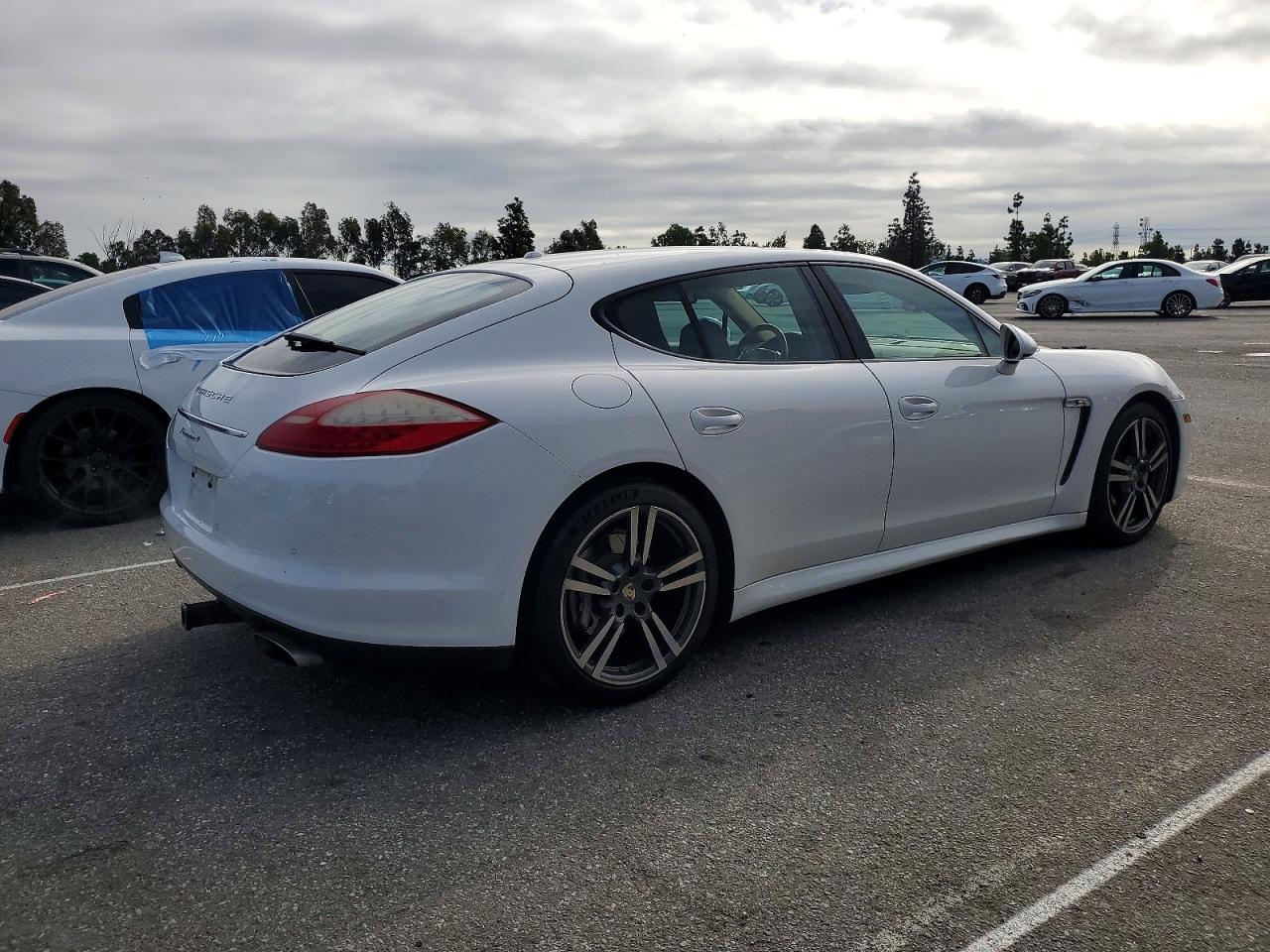 2011 PORSCHE PANAMERA 2 photo 3