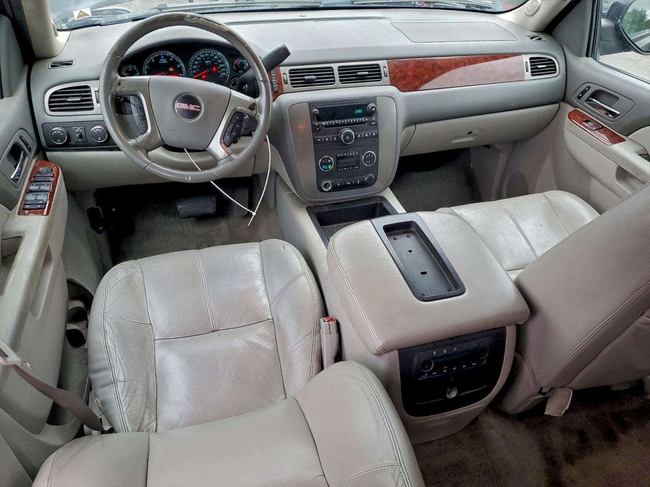 2012 GMC YUKON XL K1500 SLT photo 8