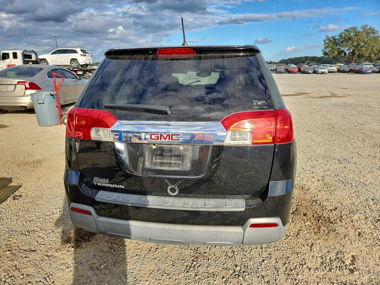 2013 GMC TERRAIN SLE photo 6