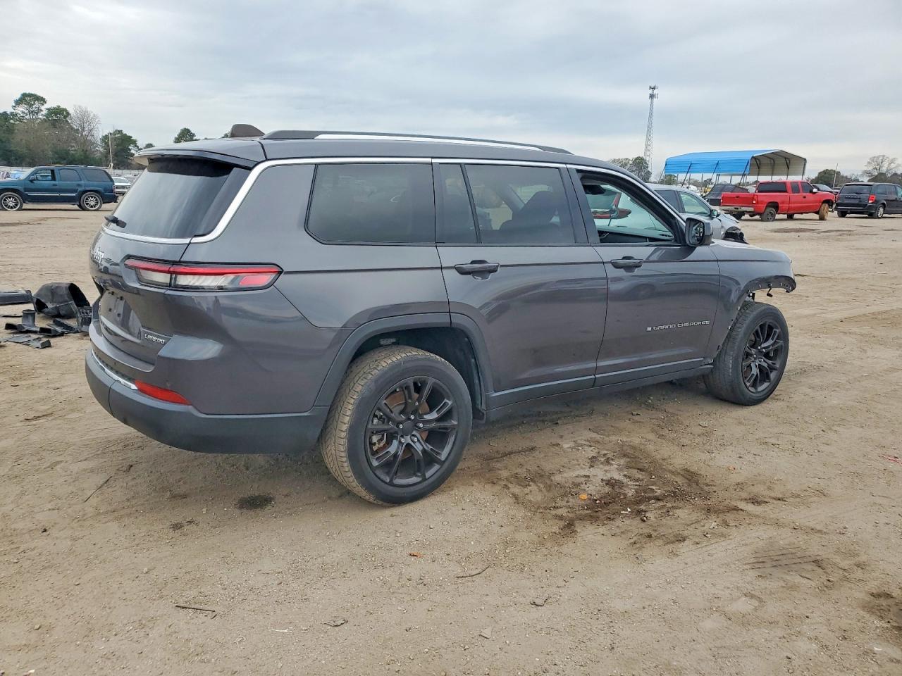2023 JEEP GRAND CHEROKEE L LAREDO photo 3