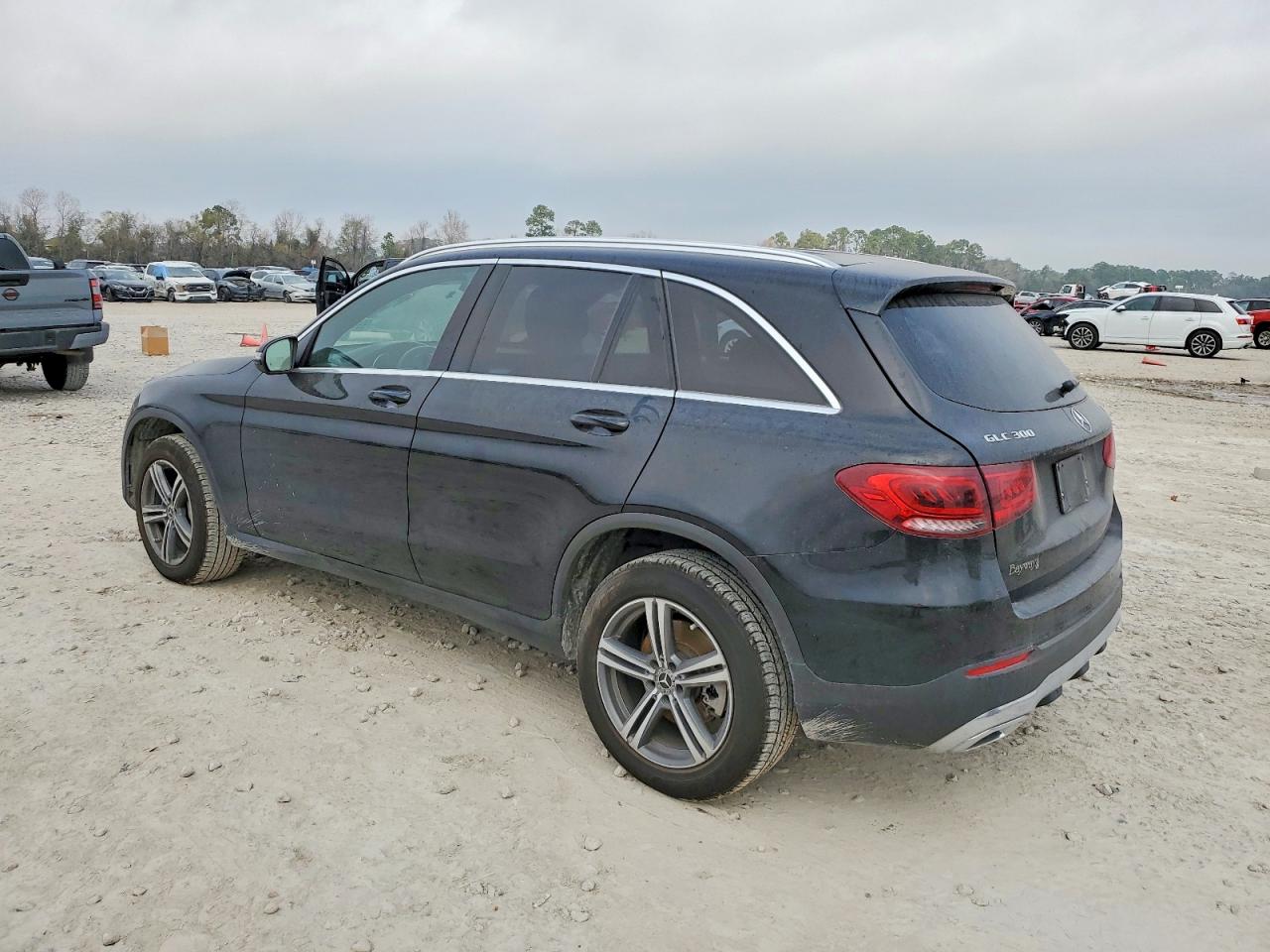 2020 MERCEDES-BENZ GLC 300 4MATIC photo 2