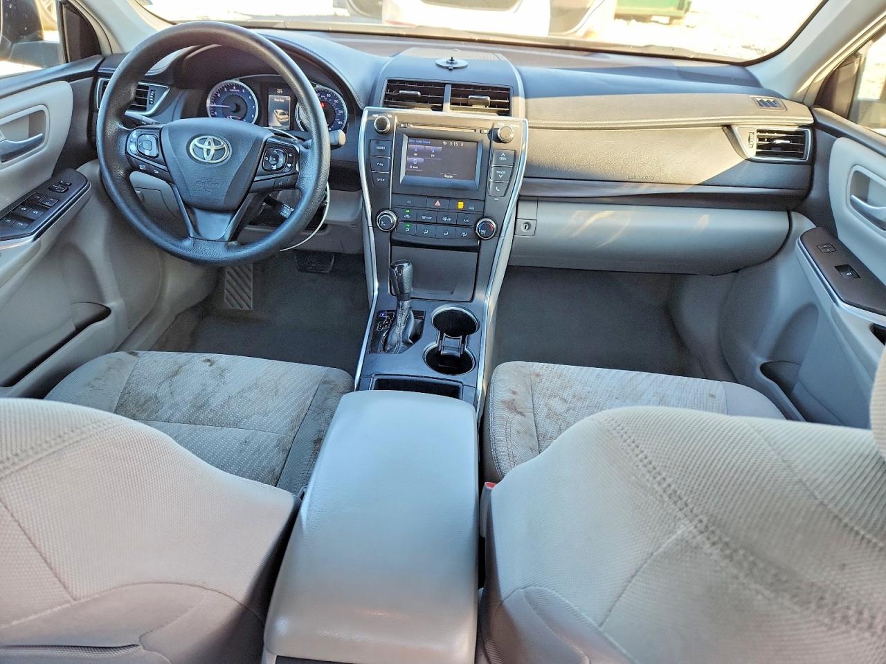 2017 TOYOTA CAMRY LE photo 8