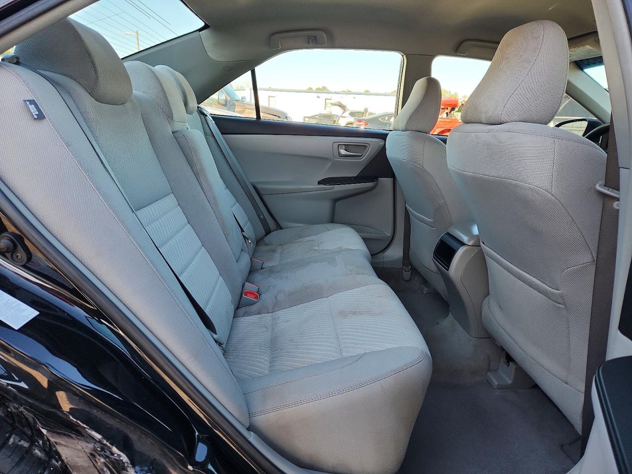 2017 TOYOTA CAMRY LE photo 10