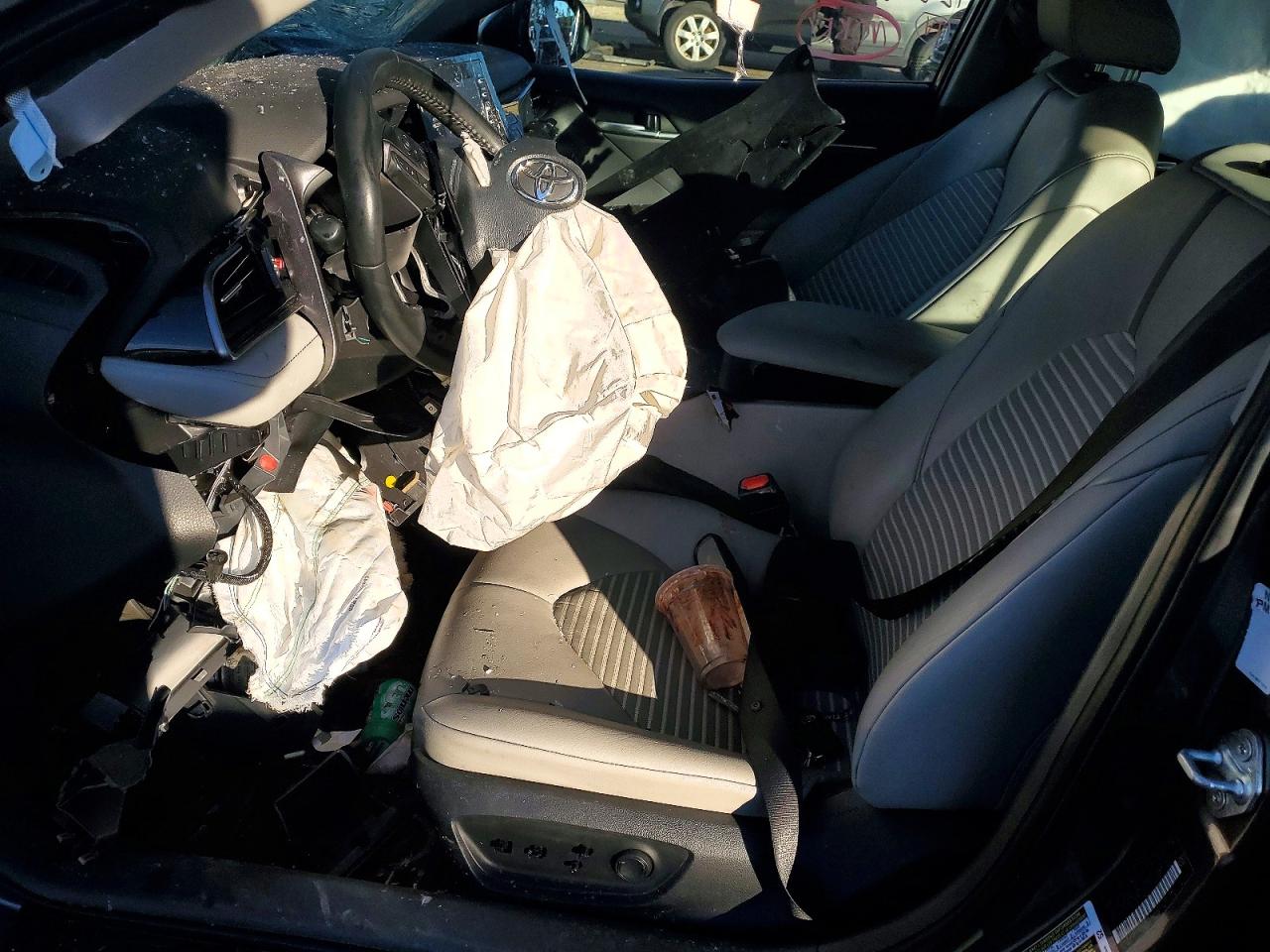 2023 TOYOTA CAMRY SE NIGHT SHADE photo 7