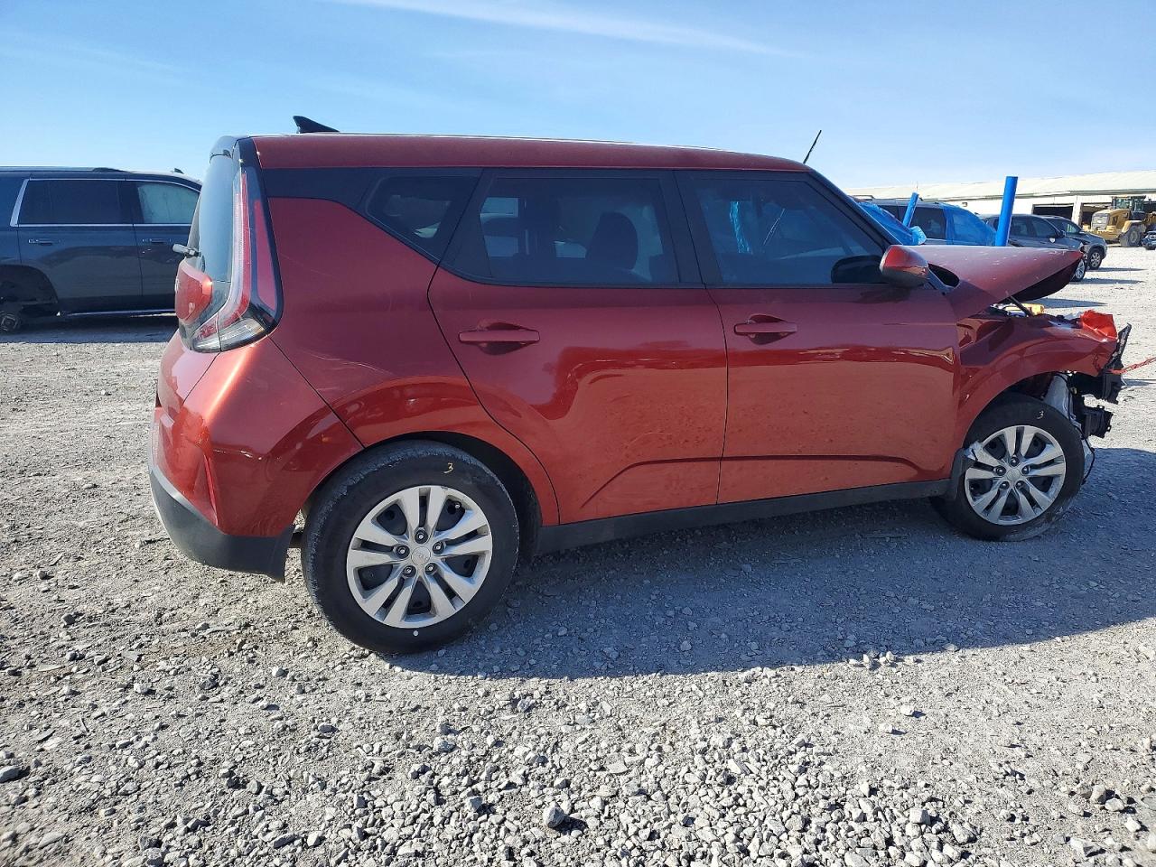 2025 KIA SOUL LX photo 3
