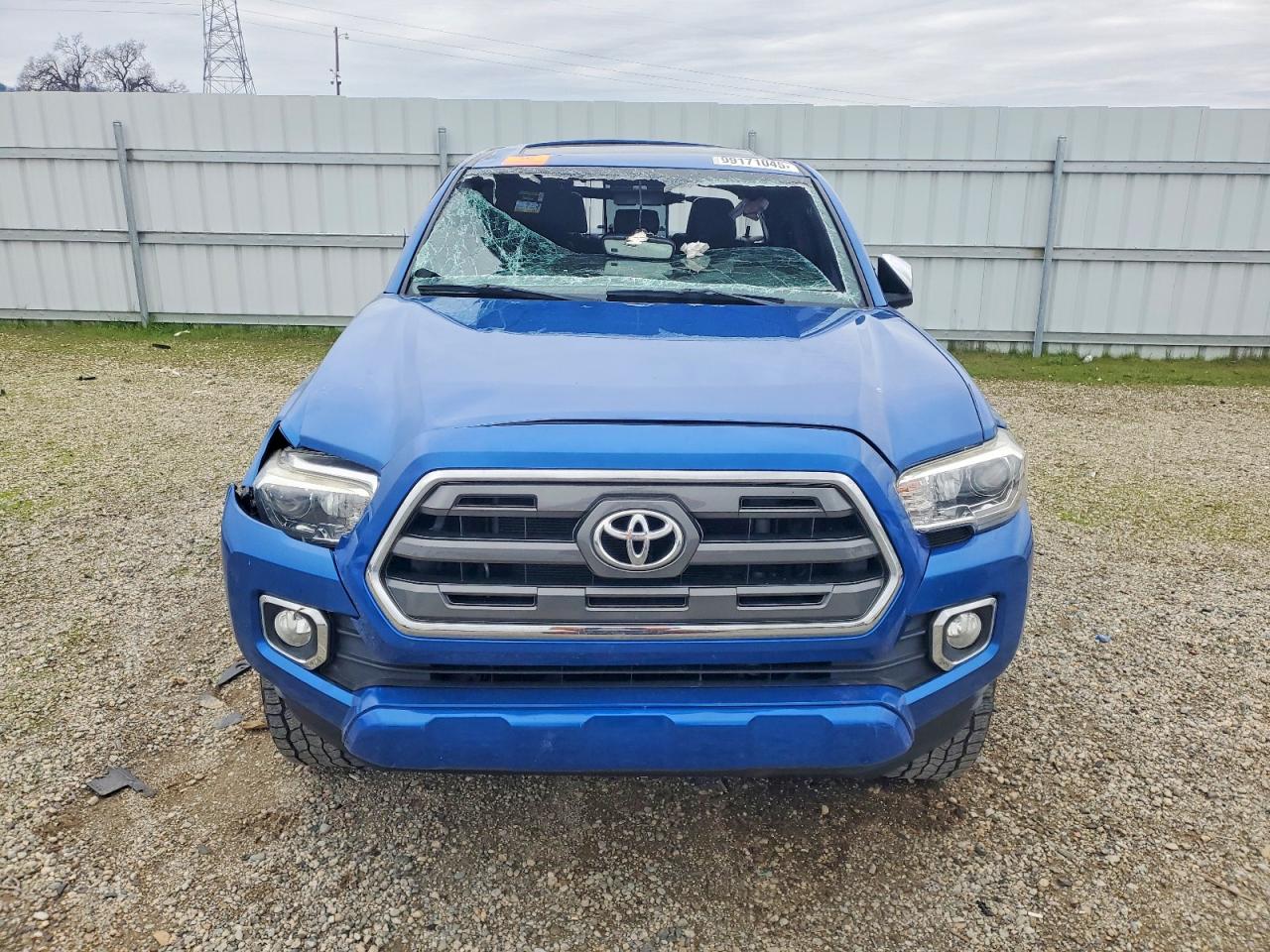 2017 TOYOTA TACOMA DOUBLE CAB photo 5