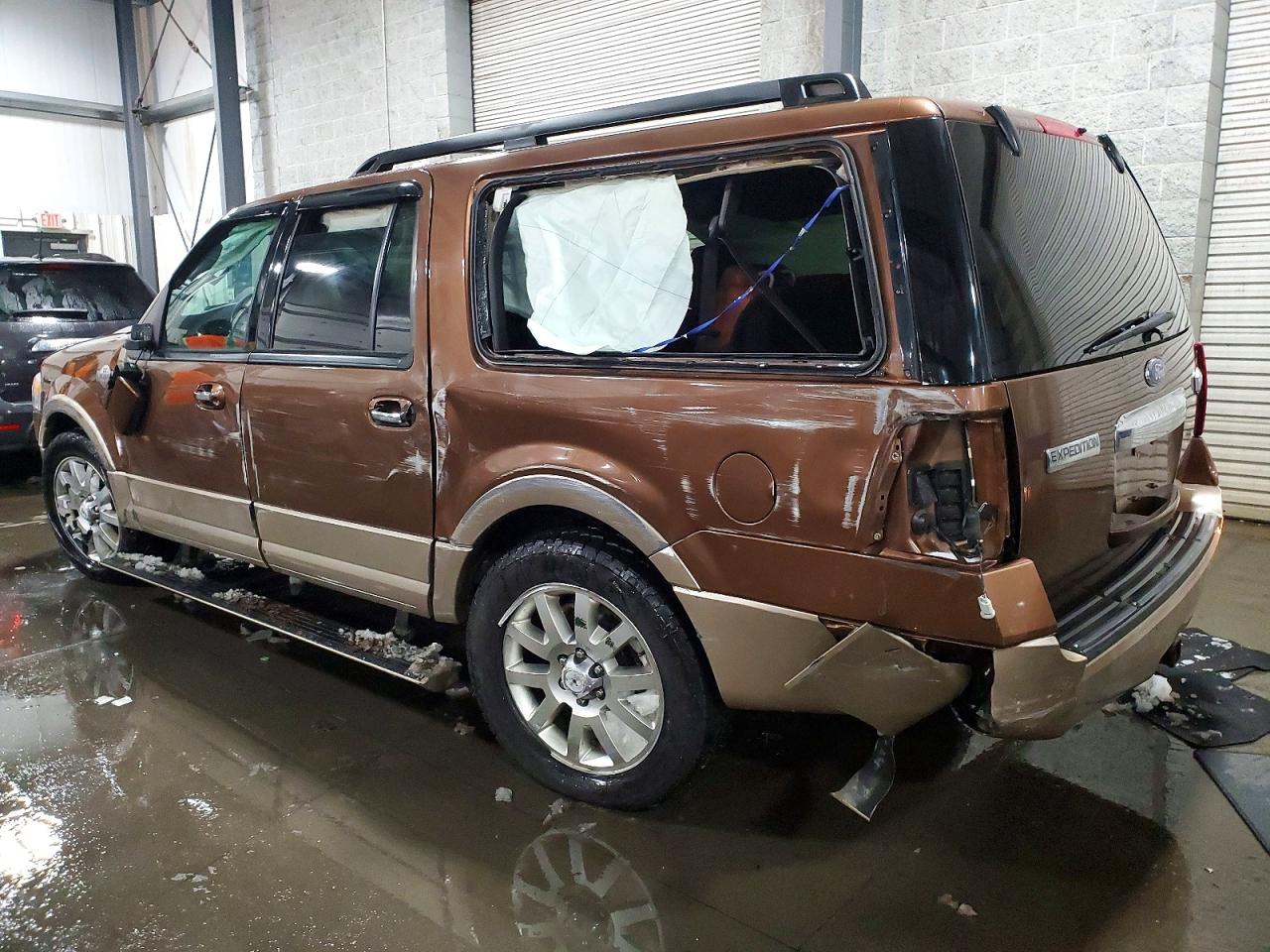 2011 FORD EXPEDITION EL XLT photo 2