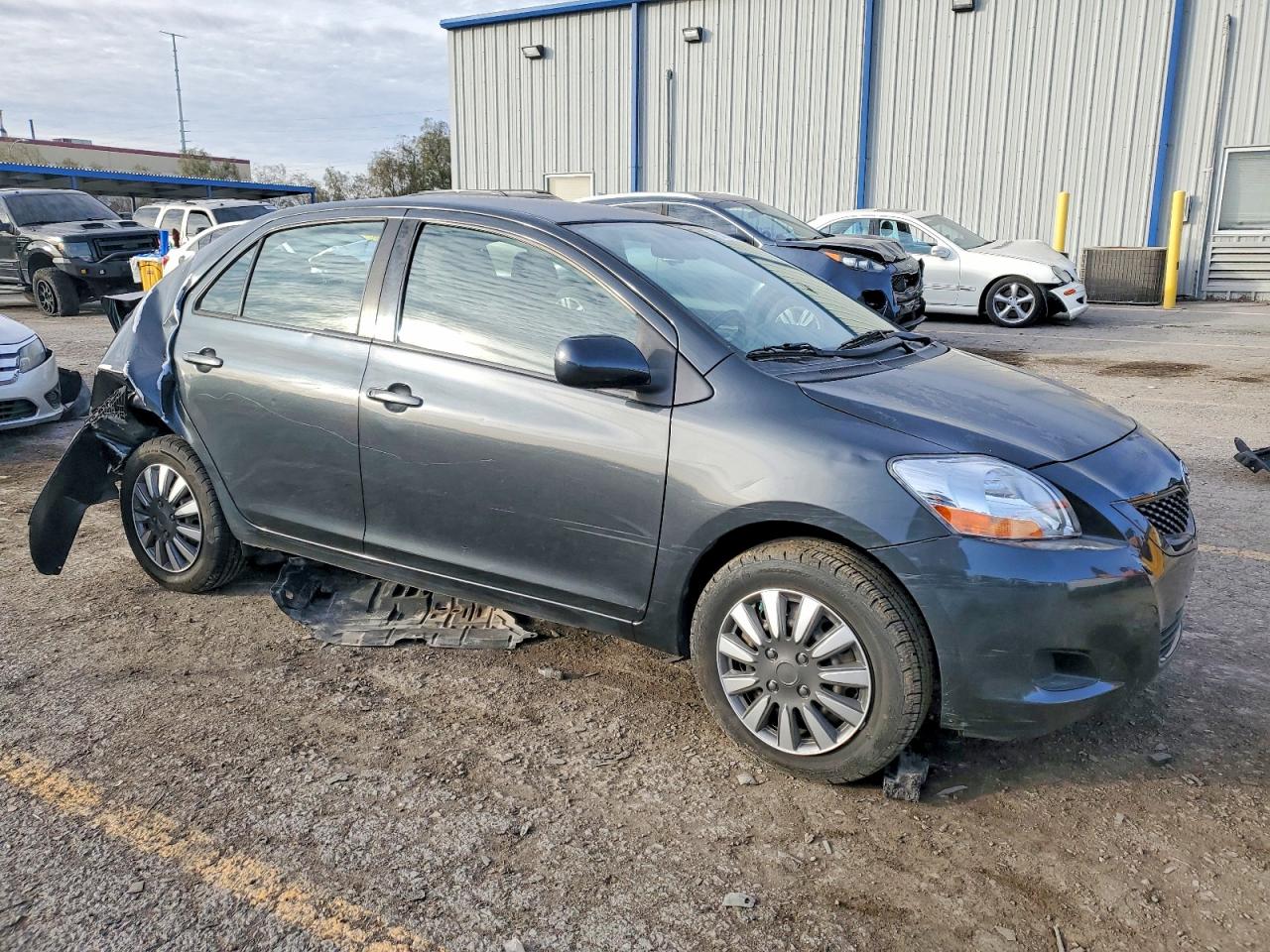 2009 TOYOTA YARIS photo 4