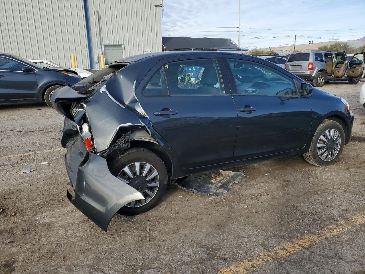 2009 TOYOTA YARIS photo 3