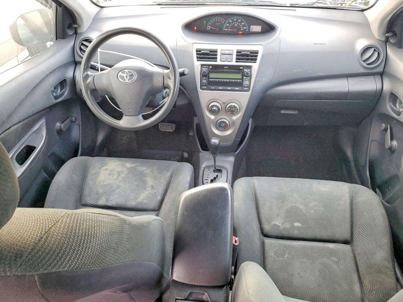2009 TOYOTA YARIS photo 8