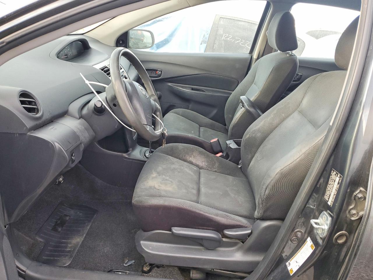 2009 TOYOTA YARIS photo 7