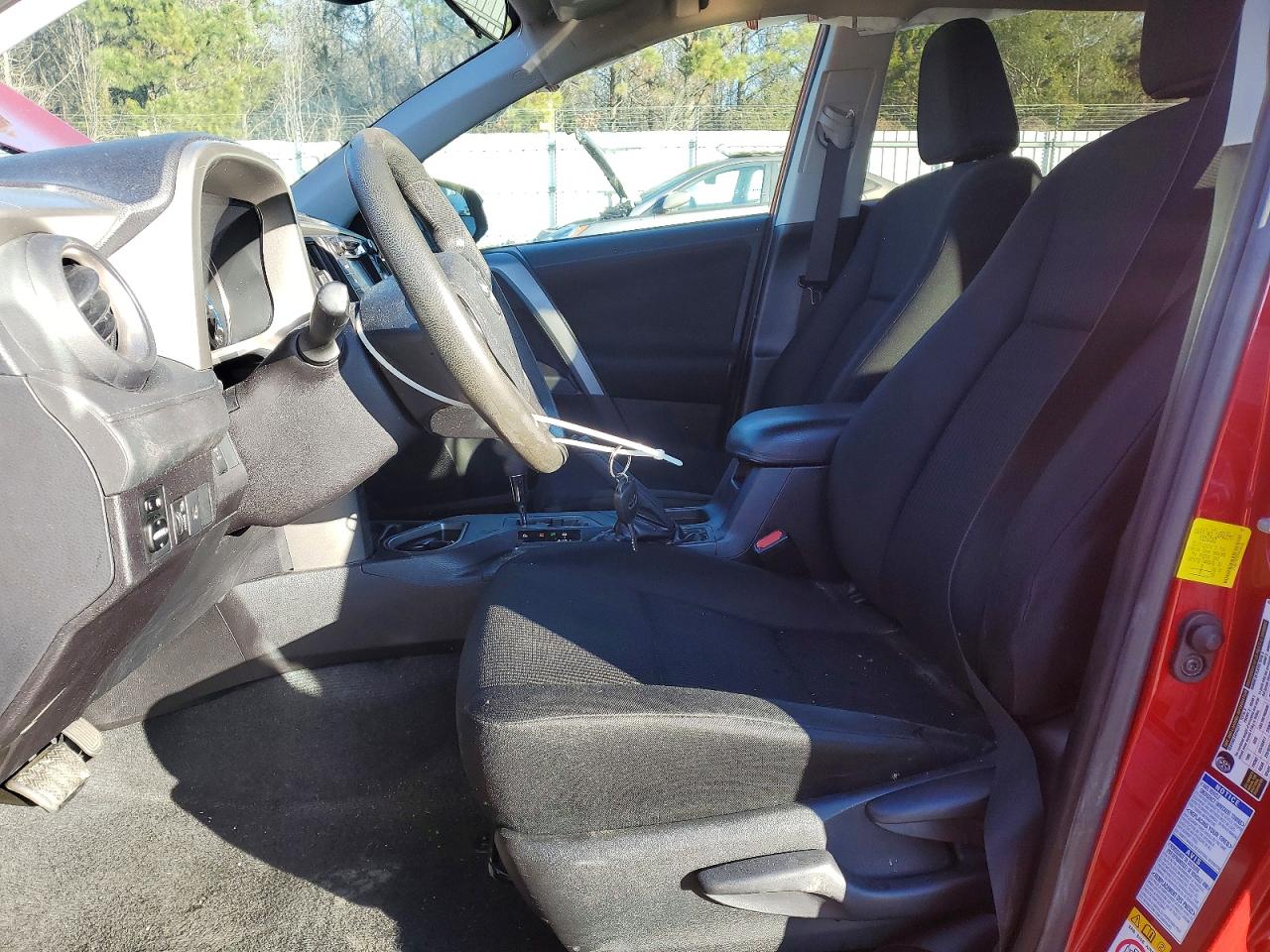 2017 TOYOTA RAV4 LE photo 7