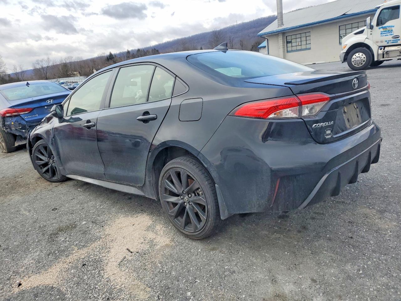 2023 TOYOTA COROLLA SE photo 2