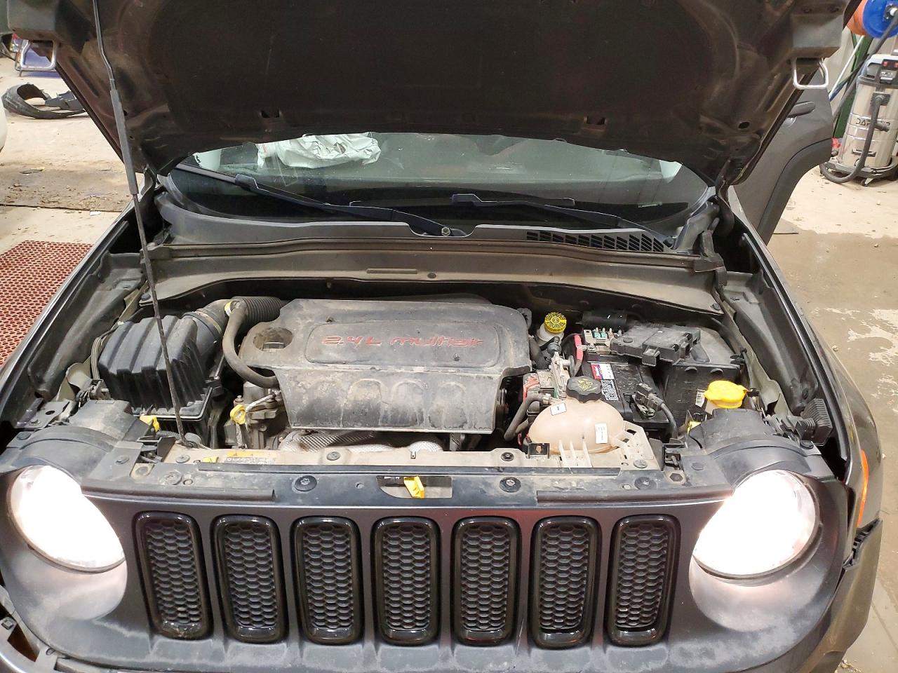 2017 JEEP RENEGADE LATITUDE photo 12