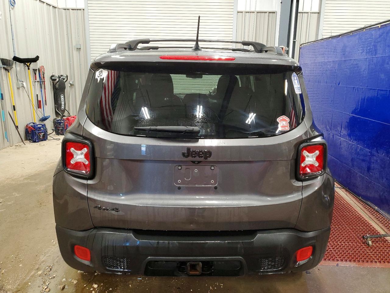 2017 JEEP RENEGADE LATITUDE photo 6