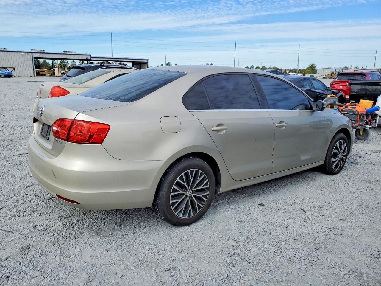 2013 VOLKSWAGEN JETTA SE photo 3