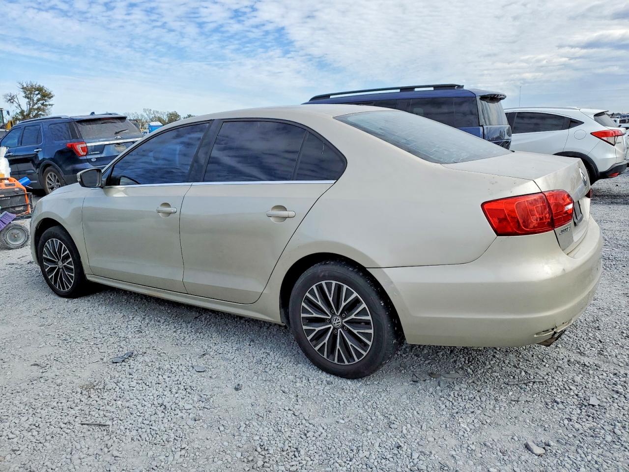 2013 VOLKSWAGEN JETTA SE photo 2