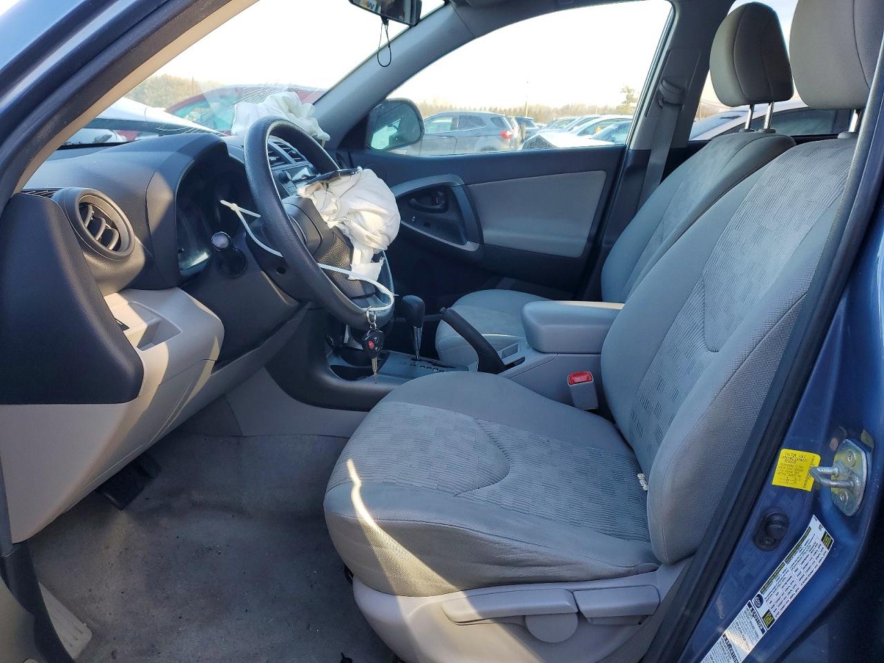 2011 TOYOTA RAV4 photo 7