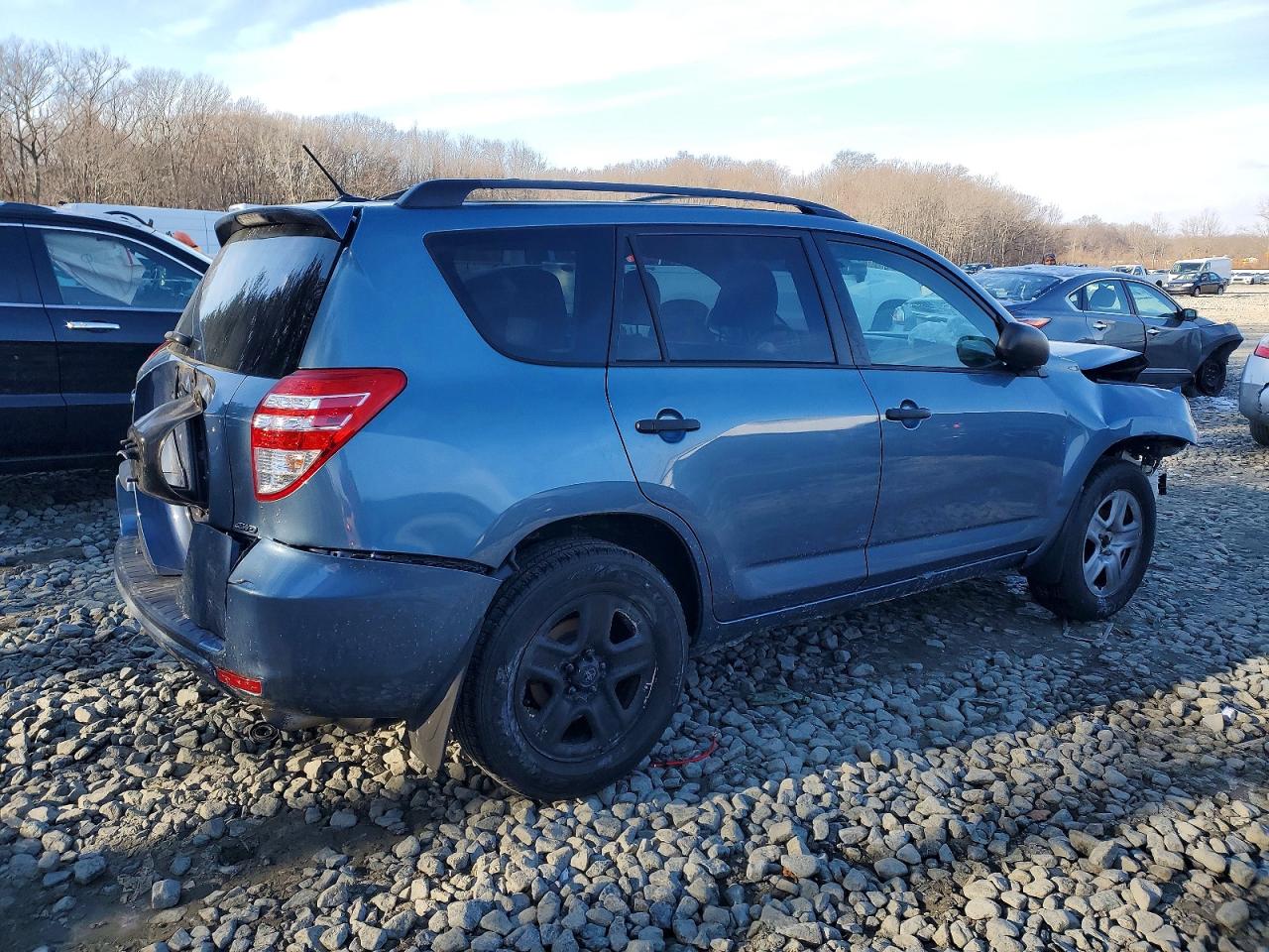 2011 TOYOTA RAV4 photo 3