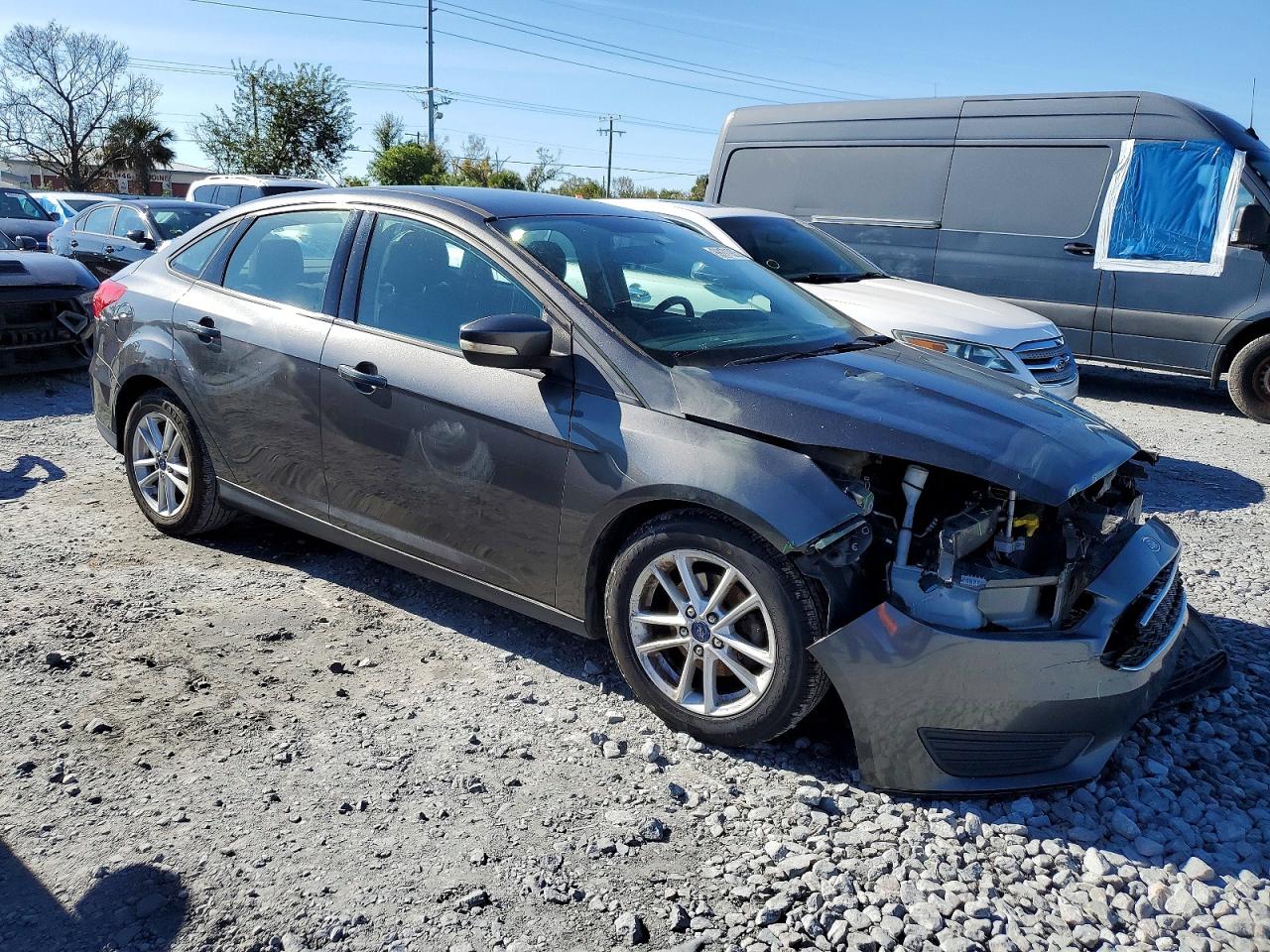 2015 FORD FOCUS SE photo 4