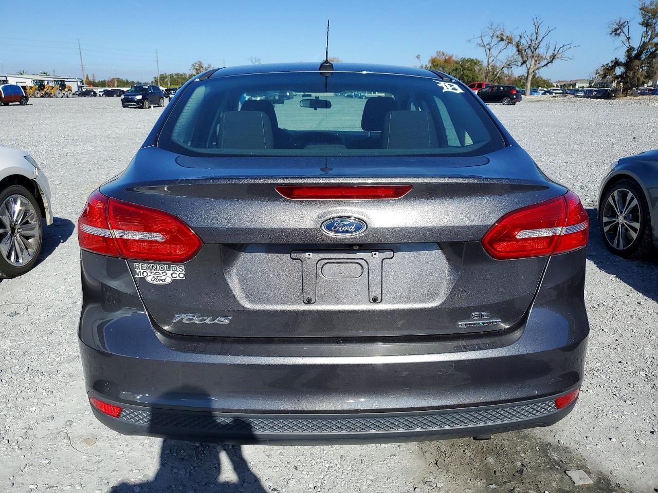 2015 FORD FOCUS SE photo 6