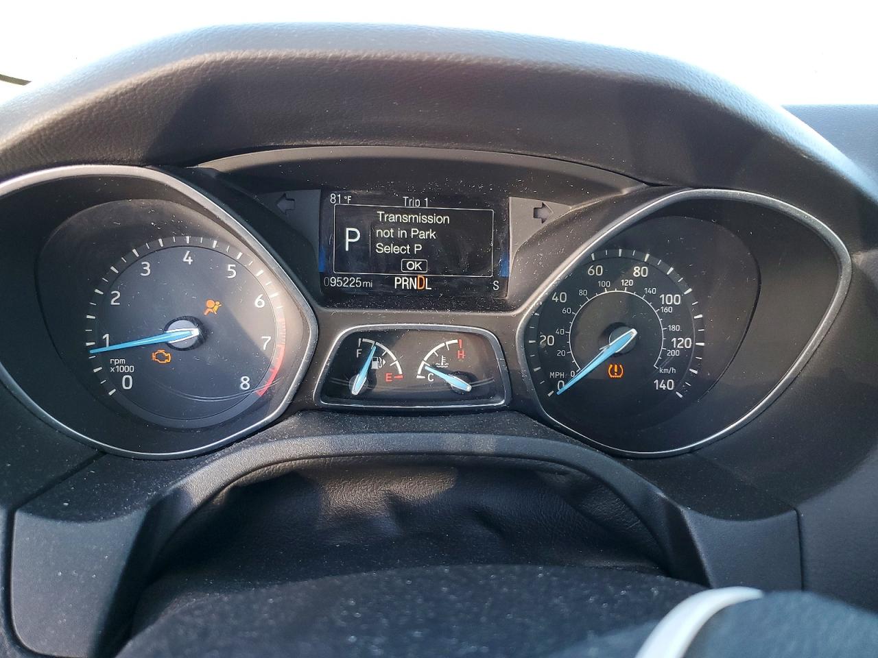 2015 FORD FOCUS SE photo 9