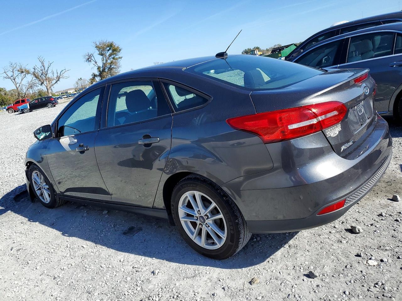 2015 FORD FOCUS SE photo 2