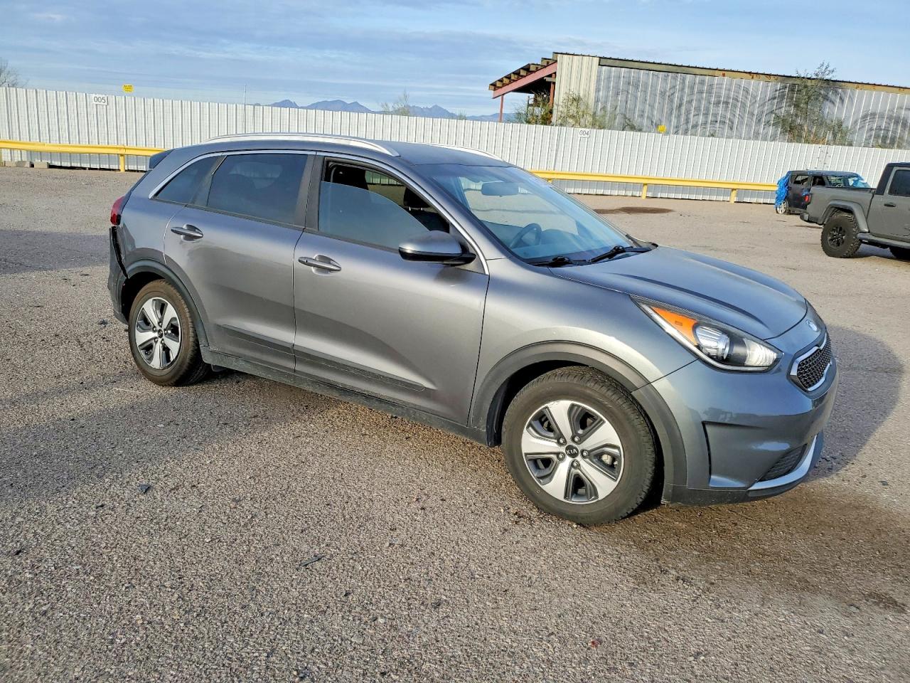 2017 KIA NIRO FE photo 4