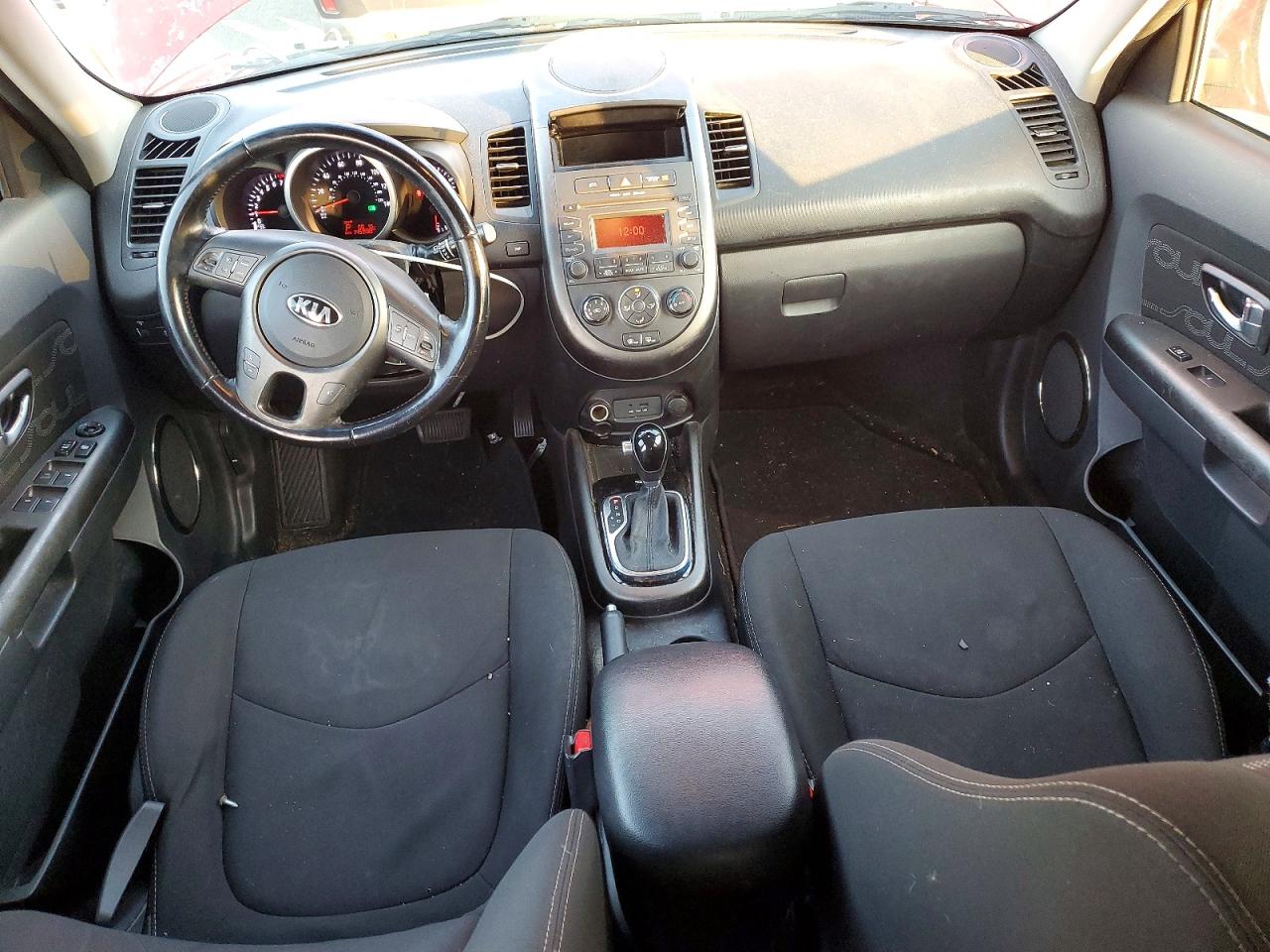 2013 KIA SOUL + photo 8