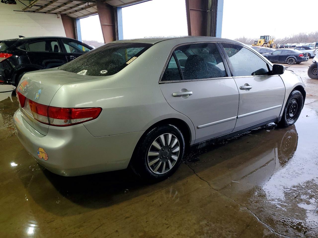2003 HONDA ACCORD LX photo 3