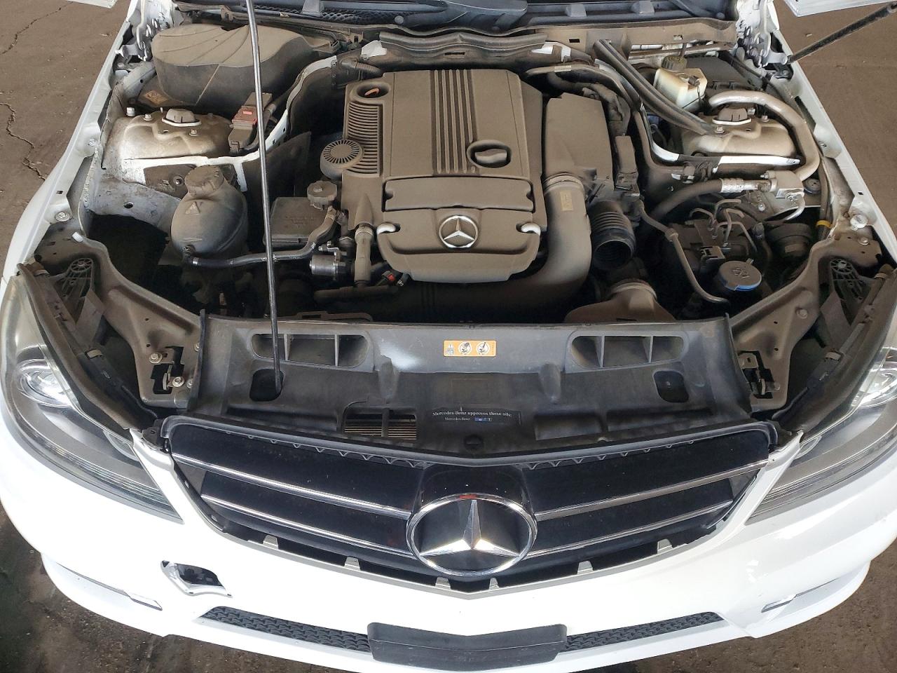 2015 MERCEDES-BENZ C 250 photo 11