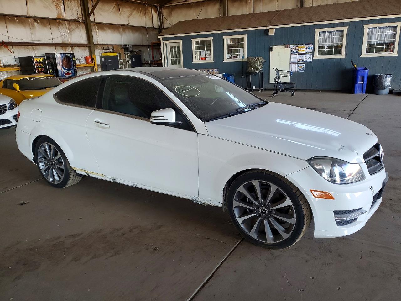 2015 MERCEDES-BENZ C 250 photo 4