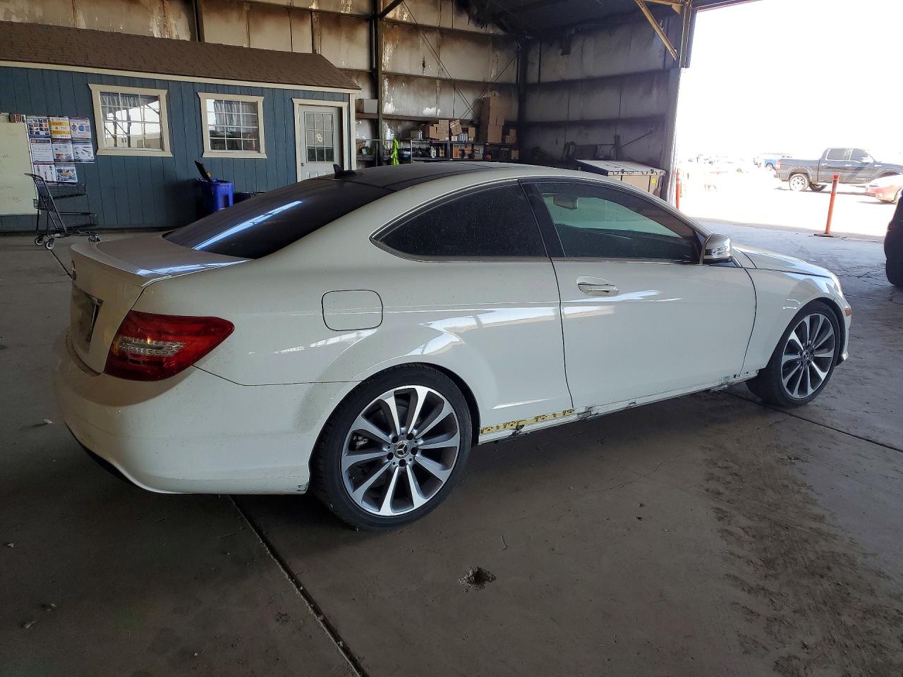 2015 MERCEDES-BENZ C 250 photo 3