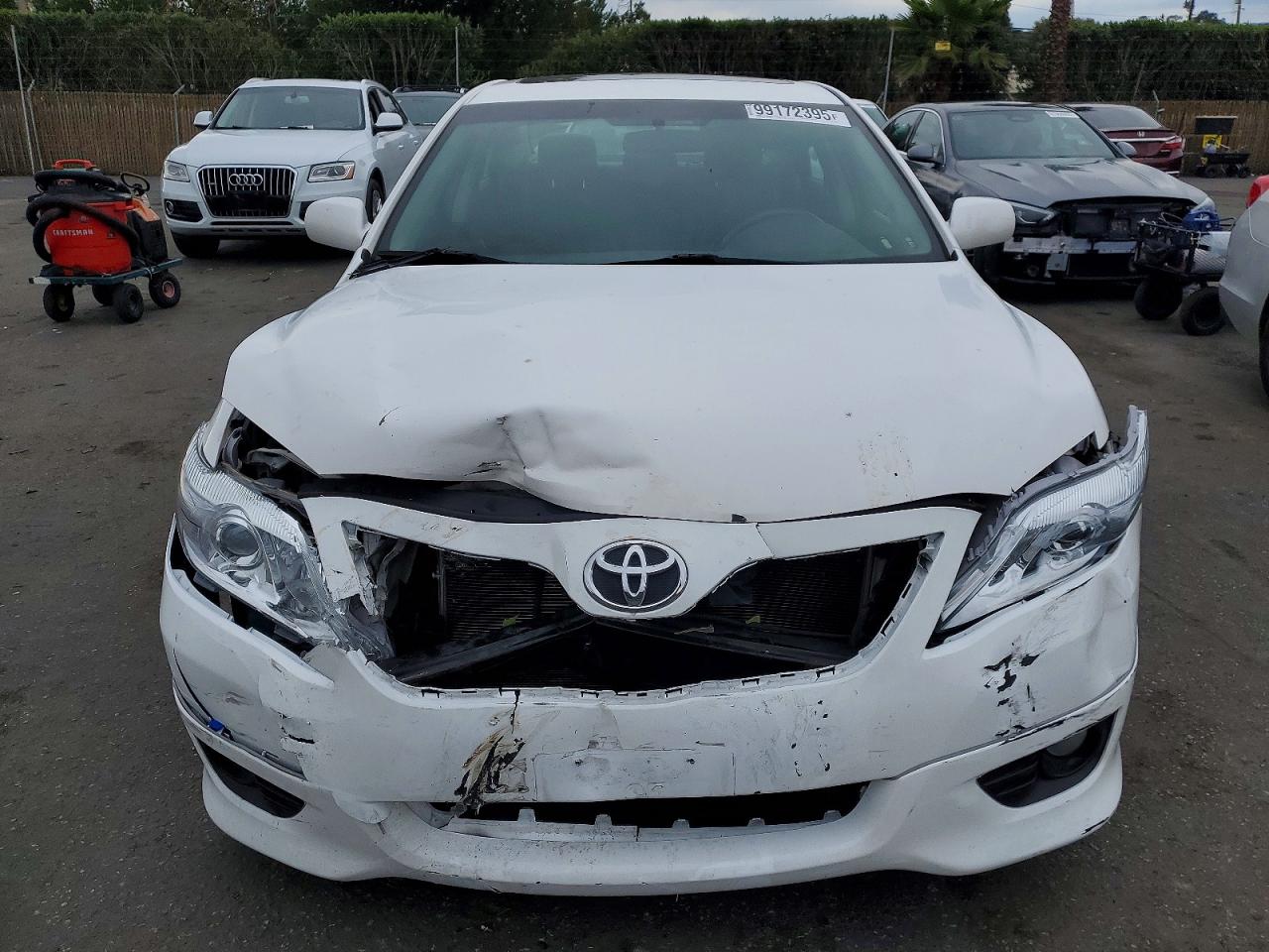 2011 TOYOTA CAMRY BASE photo 5