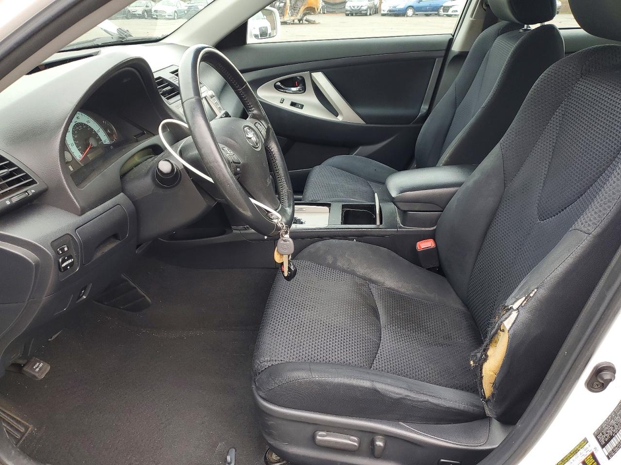 2011 TOYOTA CAMRY BASE photo 7