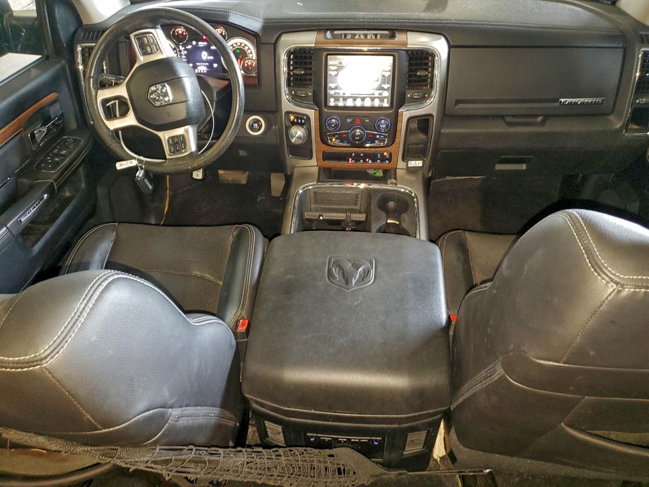 2016 RAM 1500 LARAMIE photo 8