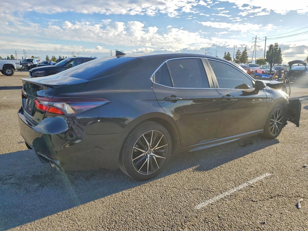 2023 TOYOTA CAMRY SE NIGHT SHADE photo 3