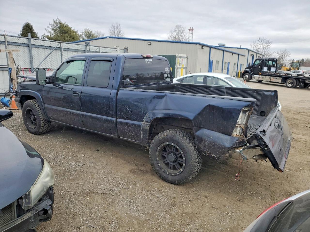 2005 CHEVROLET SILVERADO K1500 photo 2