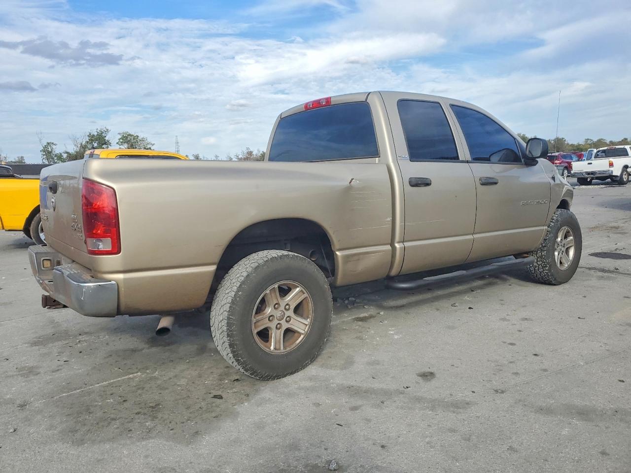 2004 DODGE RAM 1500 ST photo 3