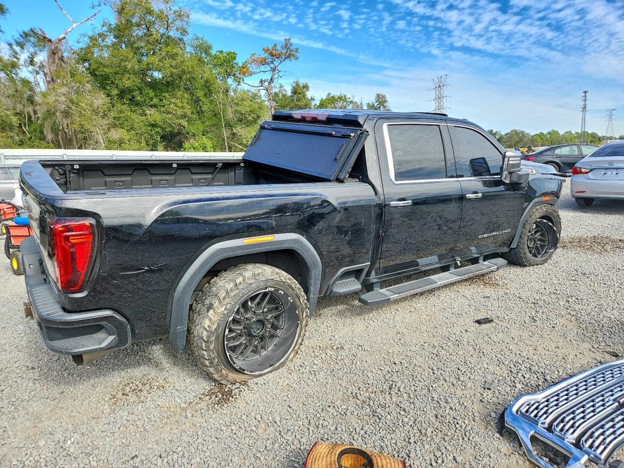 2020 GMC SIERRA K2500 DENALI photo 3