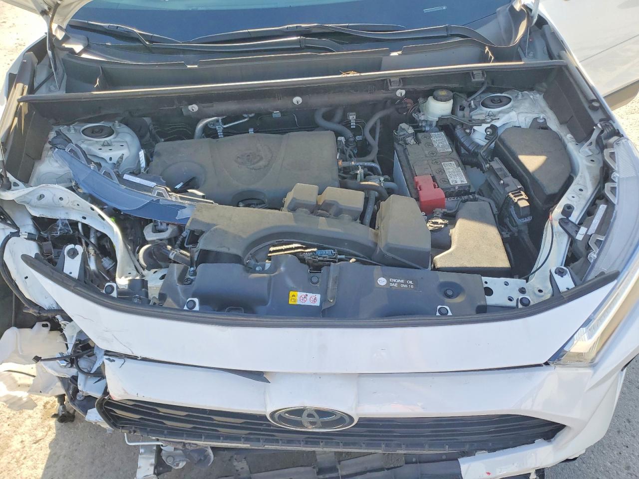 2022 TOYOTA RAV4 XLE photo 12