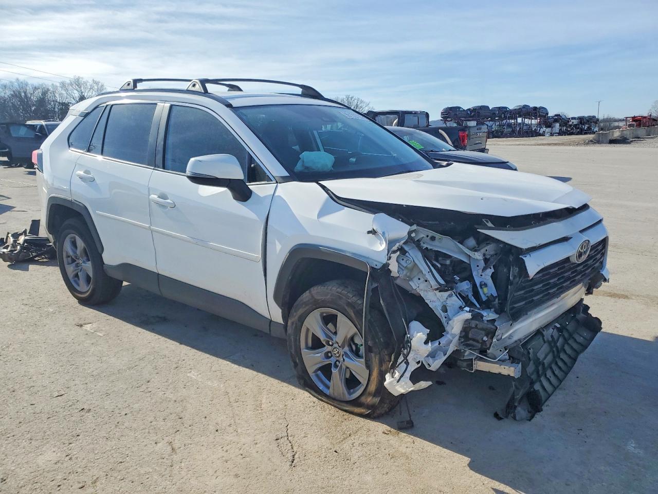 2022 TOYOTA RAV4 XLE photo 4