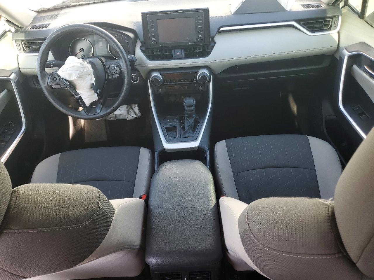 2022 TOYOTA RAV4 XLE photo 8