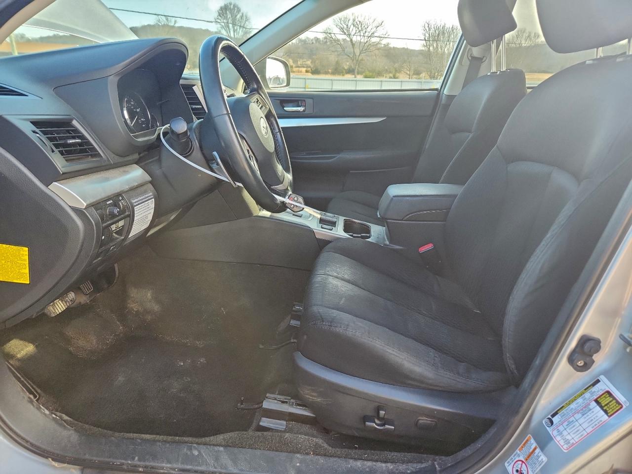 2012 SUBARU OUTBACK photo 7