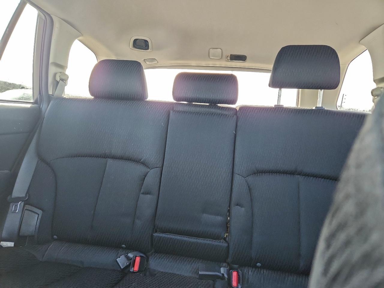 2012 SUBARU OUTBACK photo 10