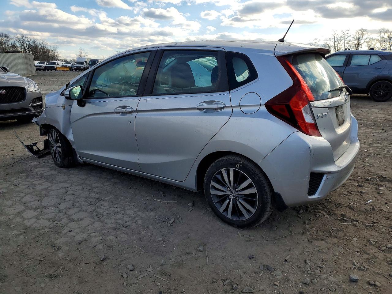 2015 HONDA FIT EX photo 2