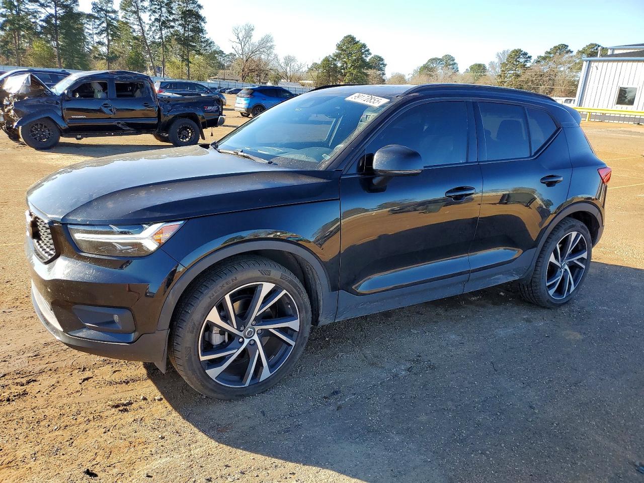 2020 VOLVO XC40