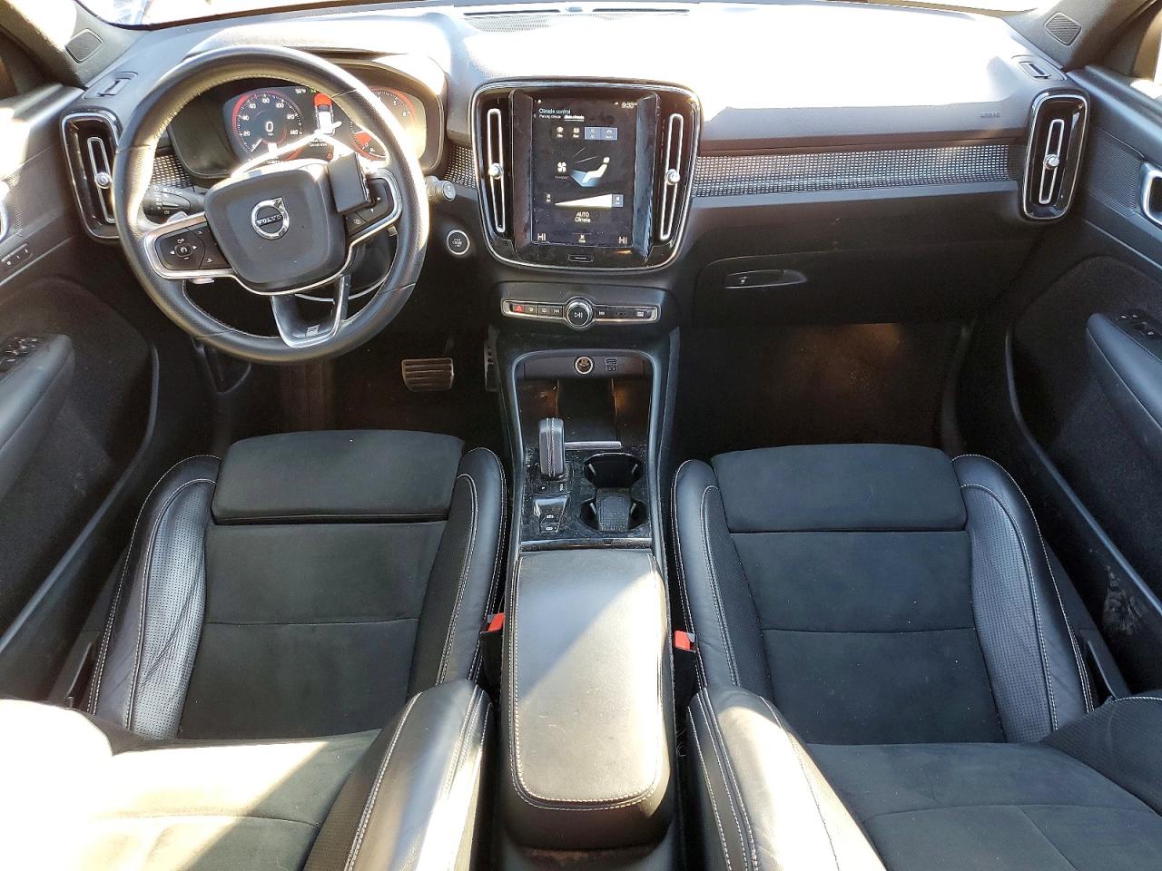2020 VOLVO XC40 T5 R-DESIGN photo 8